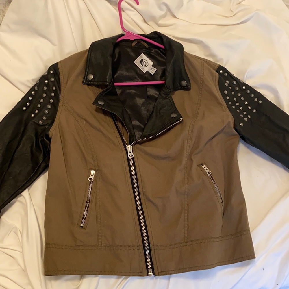 NEW Volcom sumthdded leather jacket